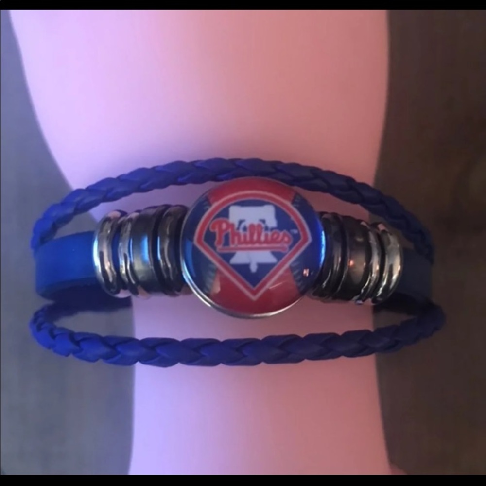 Philadelphia Phillies Braided Leather Bracelet - Picture 3 of 8